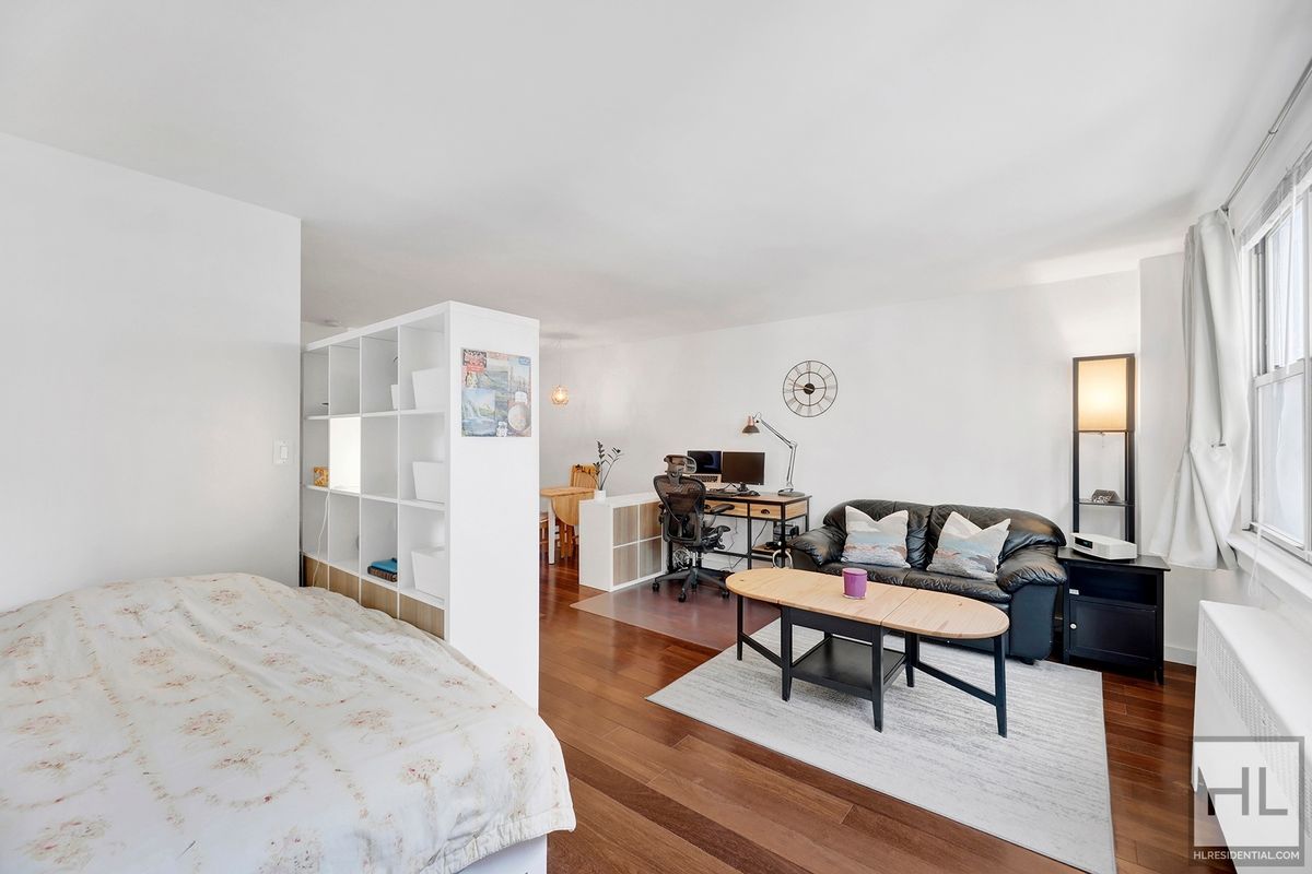 240 East 35th Street, Unit 5C Manhattan, NY 10016 - Photo 5 of 10 Photo 5