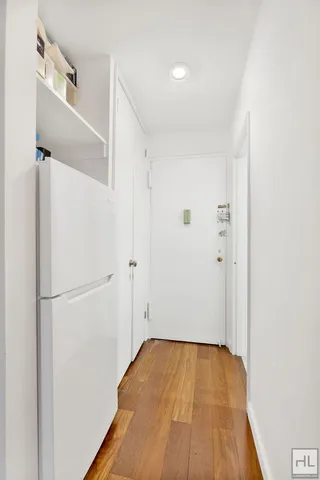 $419,000 | 240 East 35th Street, Unit 5C | Murray Hill