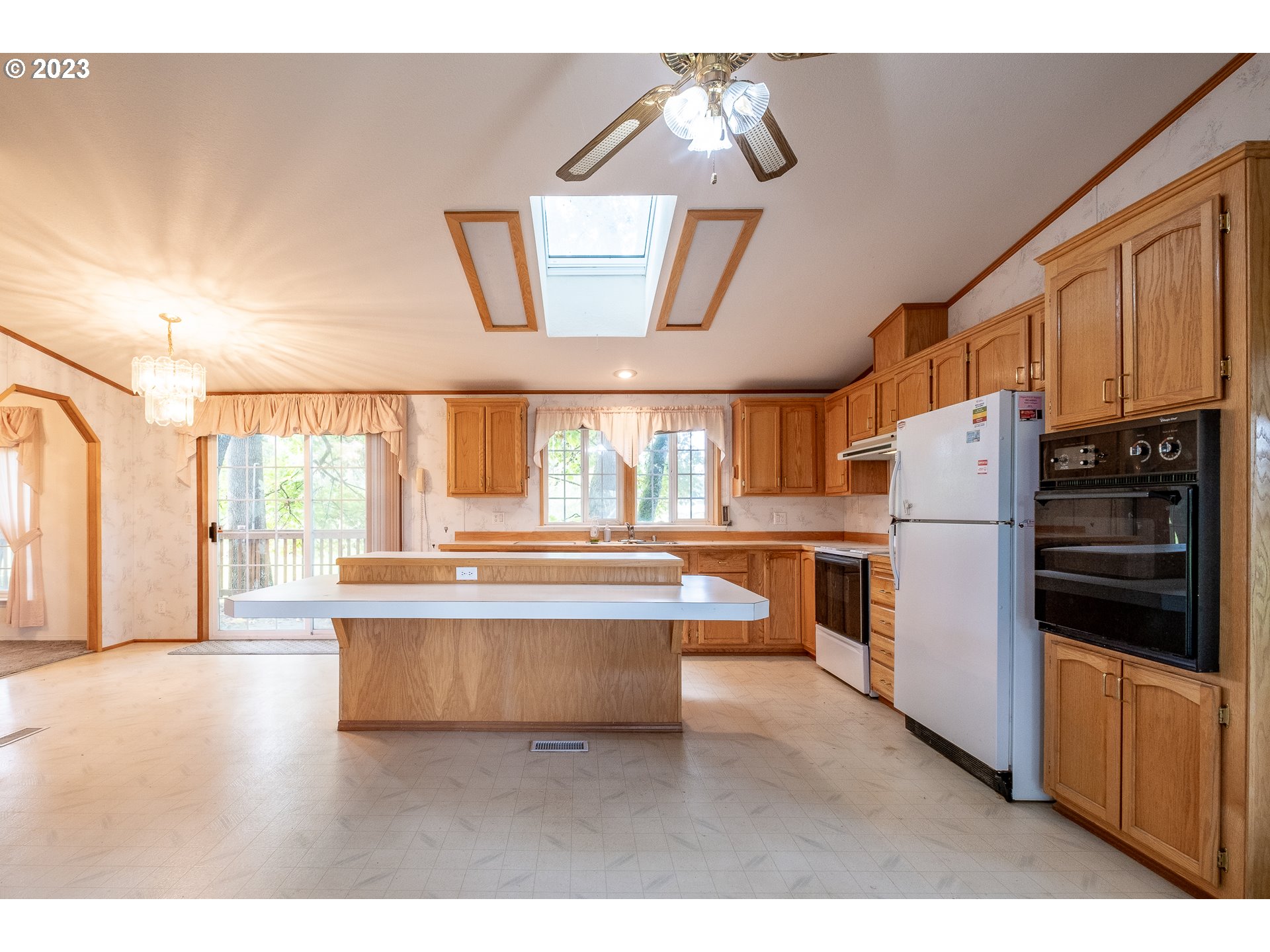 31020 Ty Valley Road Lebanon, OR 97355 - Photo 4 of 42 Gallery Image 4
