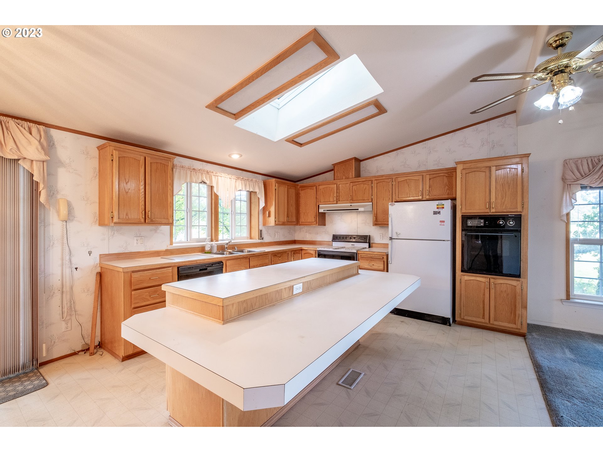 31020 Ty Valley Road Lebanon, OR 97355 - Photo 9 of 42 Gallery Image 9