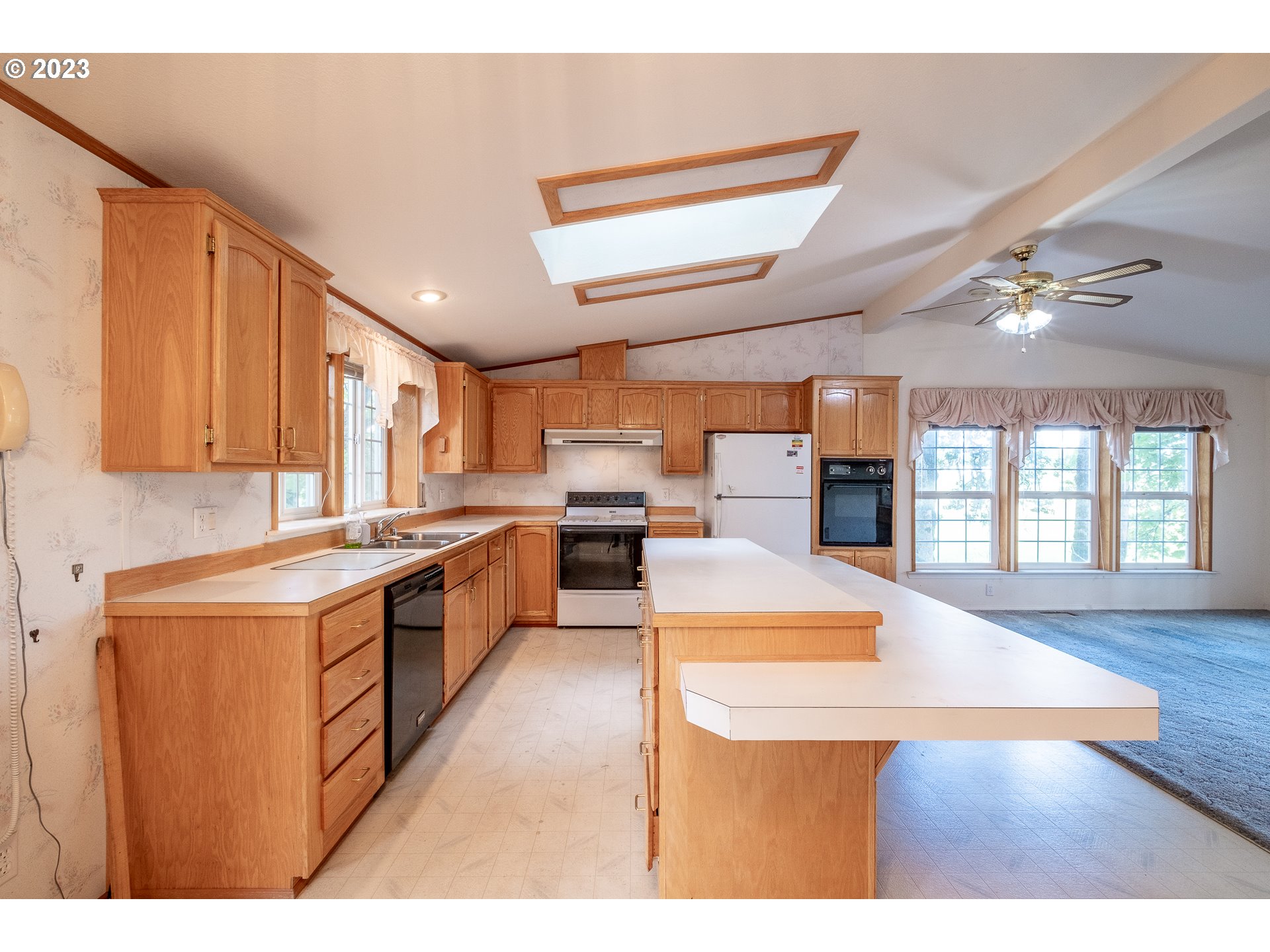 31020 Ty Valley Road Lebanon, OR 97355 - Photo 10 of 42 Gallery Image 10