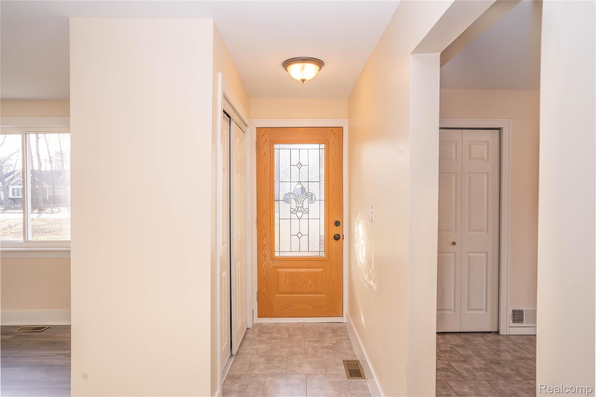 26074 Superior Road Taylor, MI 48180 - Photo 13 of 37 35BCE591-E0EE-460D-9A4B-EF486C0F00B1.jpeg