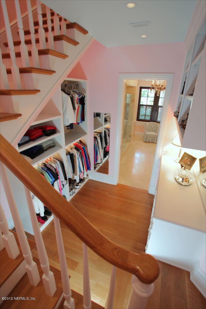 2122 River Road Jacksonville, FL 32207 - Photo 17 of 44 Master Closet