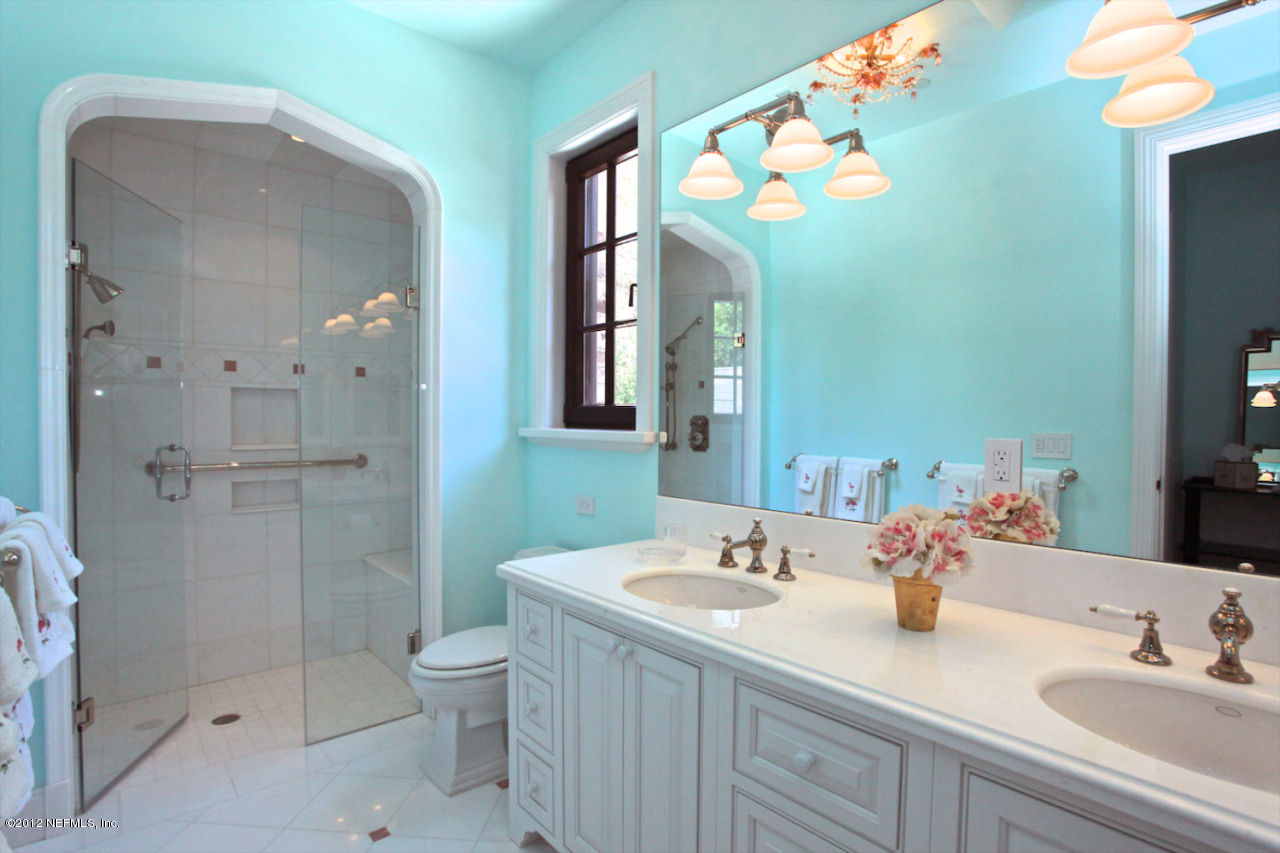 2122 River Road Jacksonville, FL 32207 - Photo 22 of 44 Bathroom 2