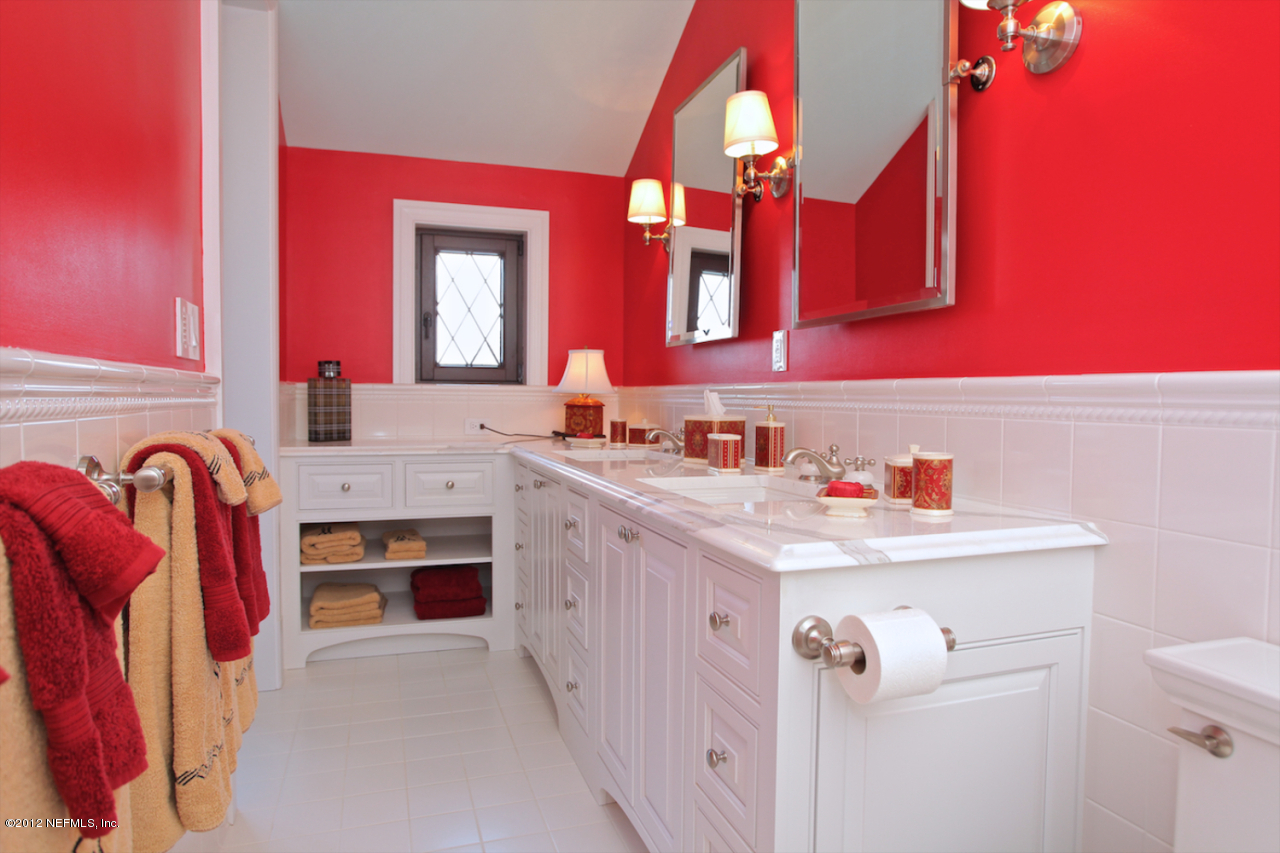 2122 River Road Jacksonville, FL 32207 - Photo 26 of 44 Bathroom 4