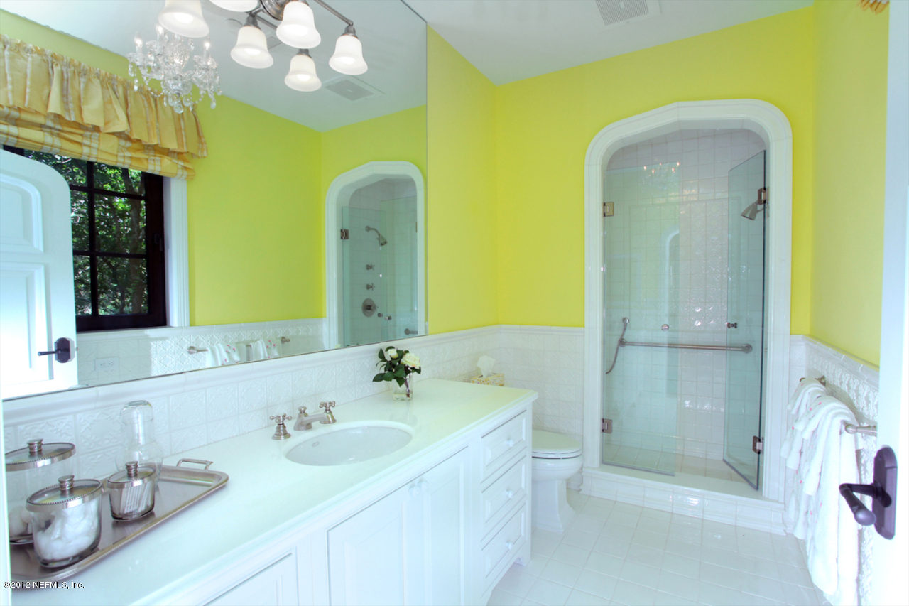 2122 River Road Jacksonville, FL 32207 - Photo 28 of 44 Bathroom 5