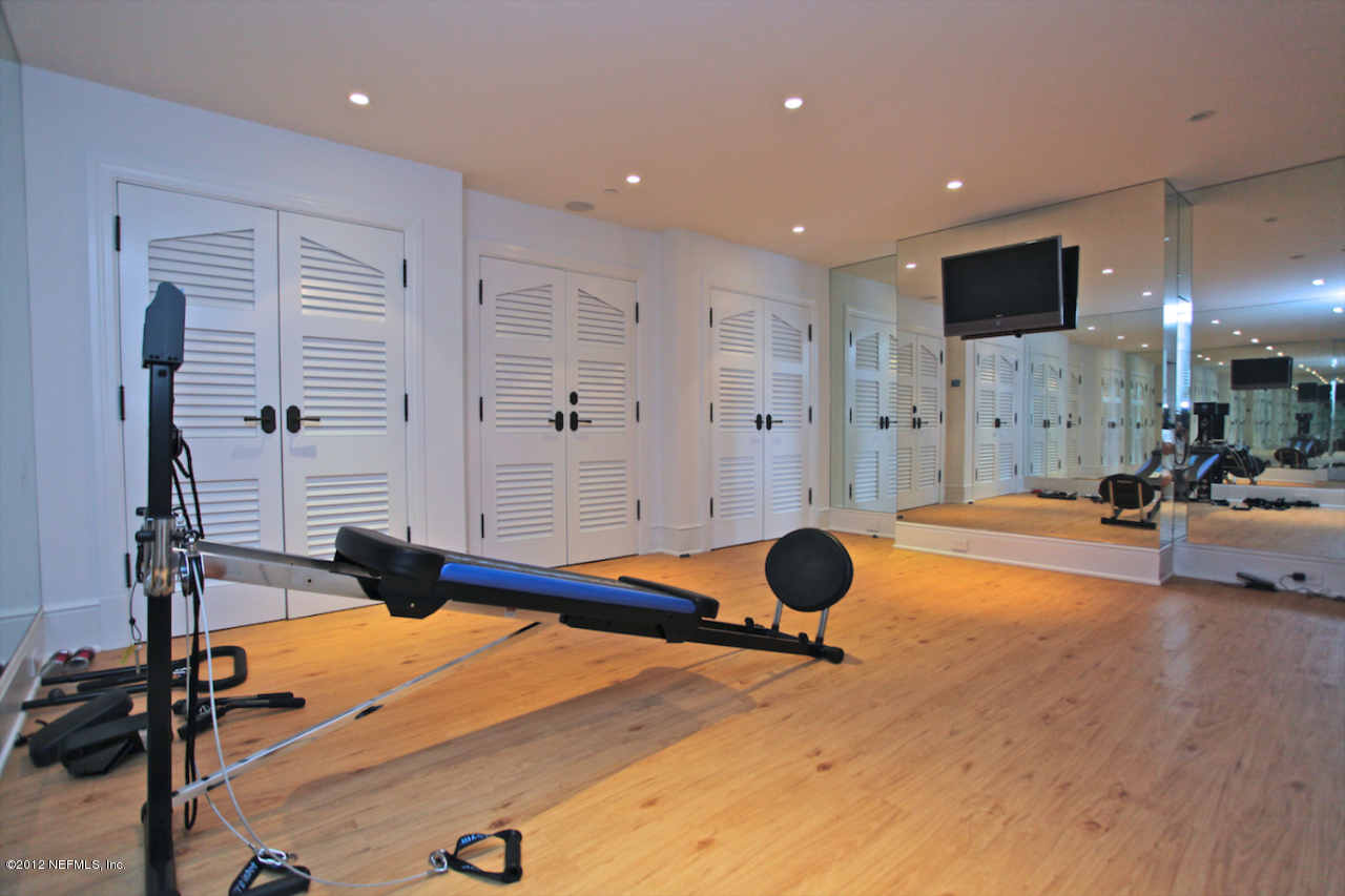 2122 River Road Jacksonville, FL 32207 - Photo 29 of 44 Exercise Room