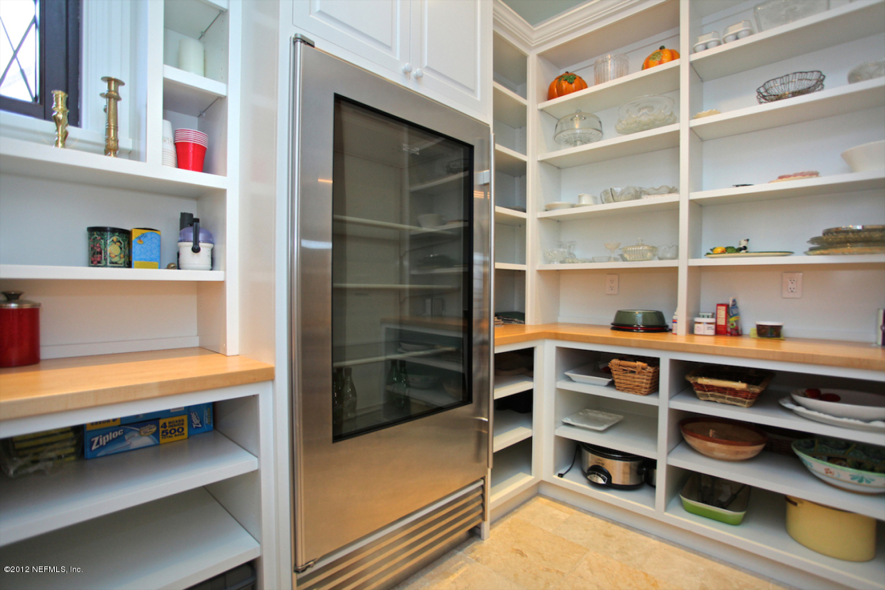 2122 River Road Jacksonville, FL 32207 - Photo 9 of 44 Walk-In Pantry