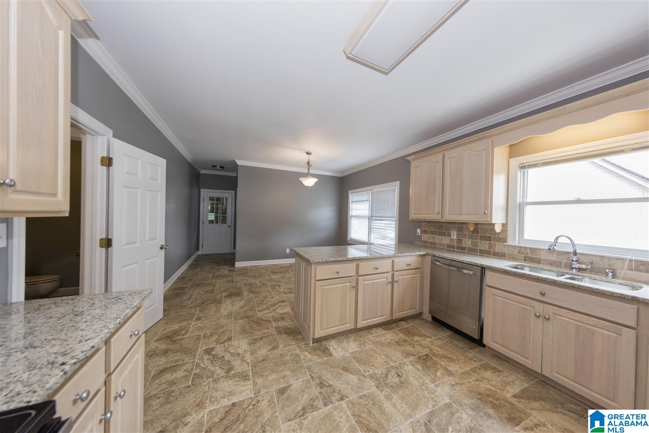 3025 Huntington Trail Birmingham, AL 35216 - Photo 14 of 37
