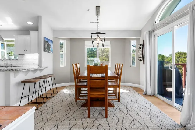 a view of livingroom with furniture and windows