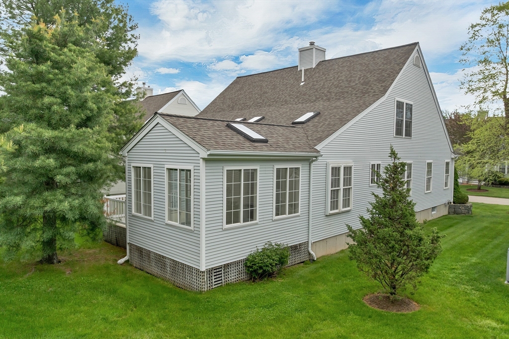 20 Hampton Meadows, Unit 20 Hampton, NH 03842 - Photo 3 of 40
