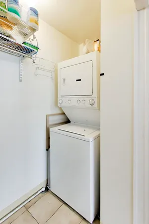 $4,400 | 1701 North Crilly Court, Unit 2E, Chicago, IL 60614