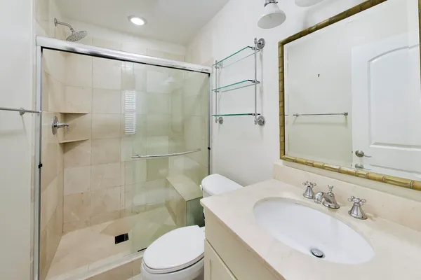 $4,400 | 1701 North Crilly Court, Unit 2E, Chicago, IL 60614