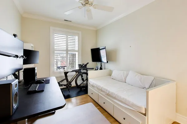 $4,400 | 1701 North Crilly Court, Unit 2E, Chicago, IL 60614