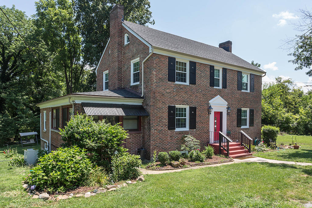 916 Kessler Mill Road Salem, VA 24153 - Photo 2 of 44 Front