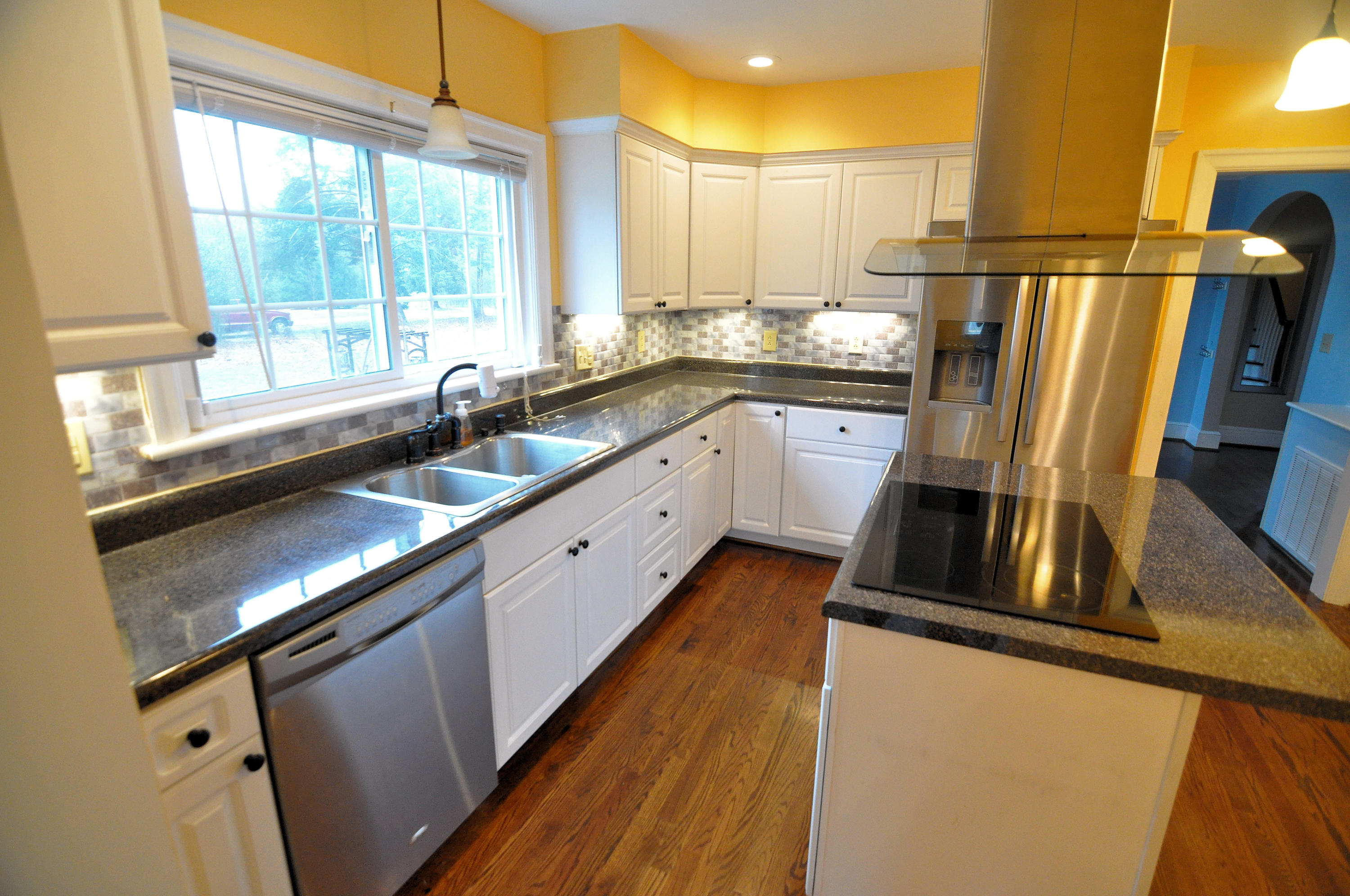 916 Kessler Mill Road Salem, VA 24153 - Photo 16 of 44 Kitchen