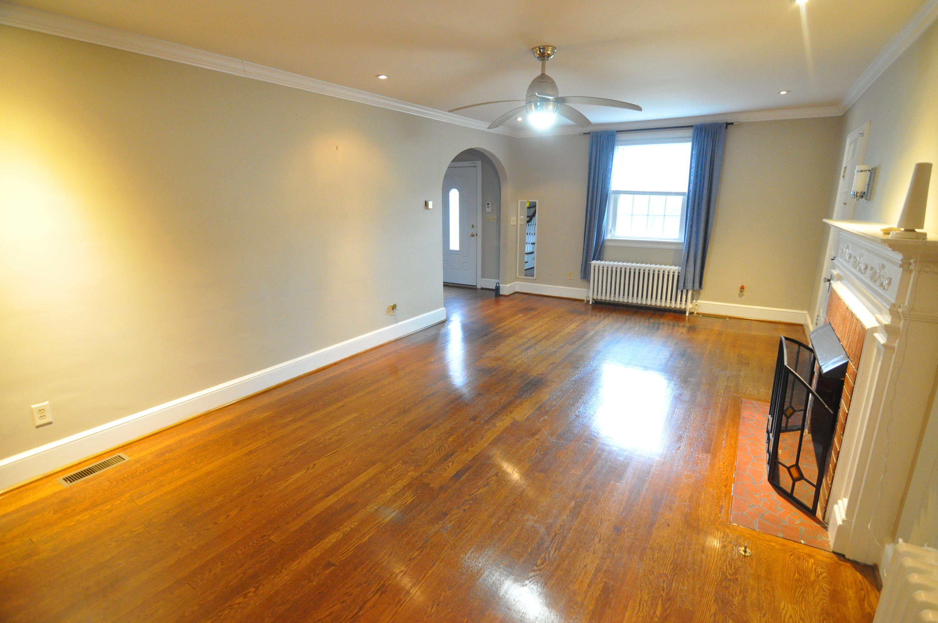 916 Kessler Mill Road Salem, VA 24153 - Photo 8 of 44 Living Room (3)