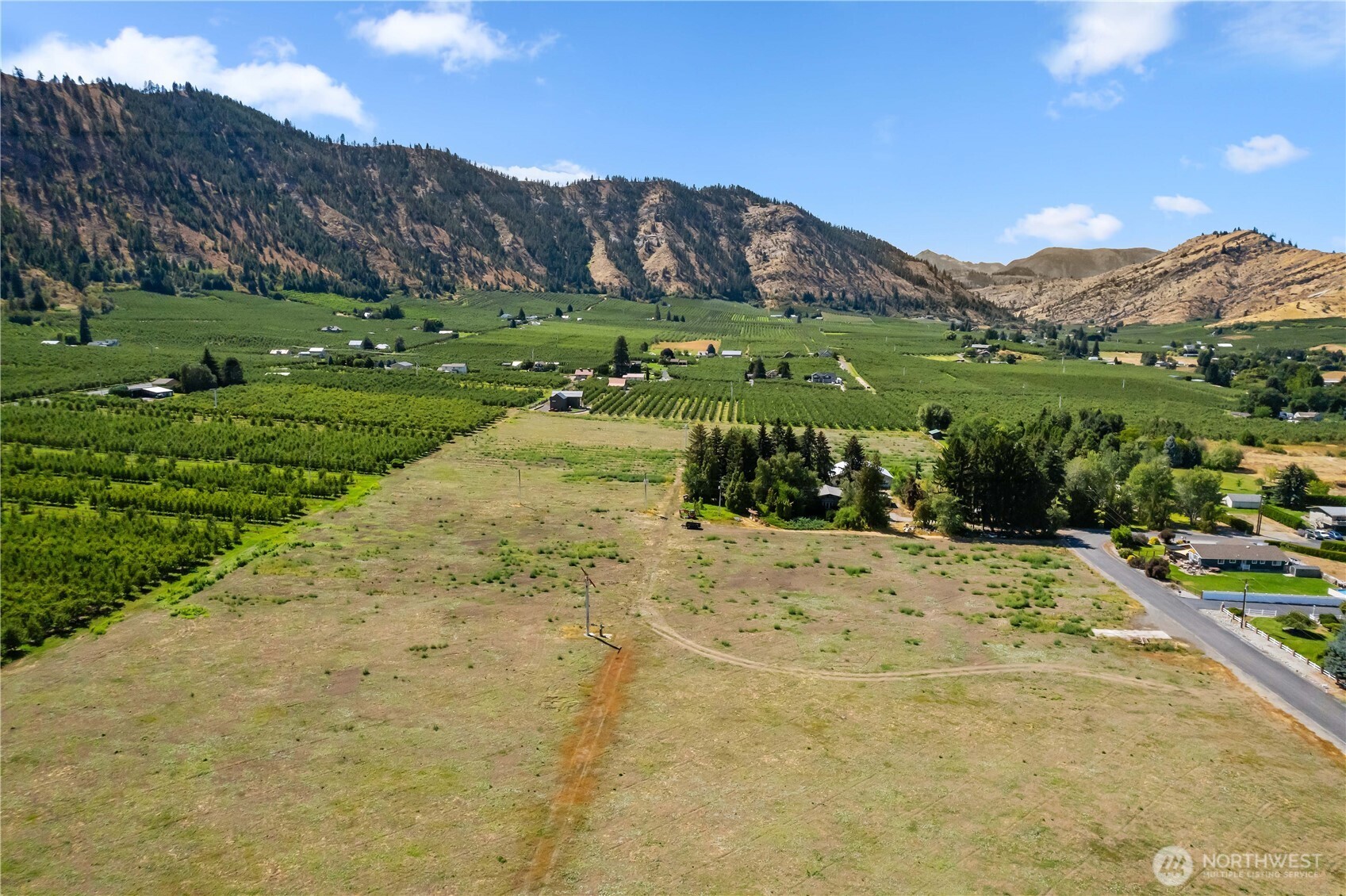 0 Wohlers Road Cashmere, WA 98815 - Photo 15 of 15 a view of a road with a mountain in the background