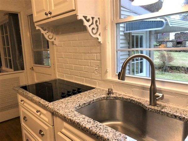 79 Lynebrook Road Springfield, MA 01118 - Photo 14 of 31 Gallery Image 14