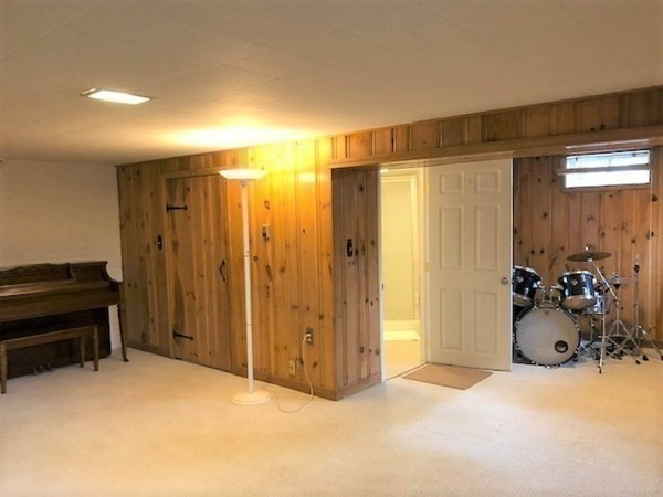 79 Lynebrook Road Springfield, MA 01118 - Photo 28 of 31 Gallery Image 28