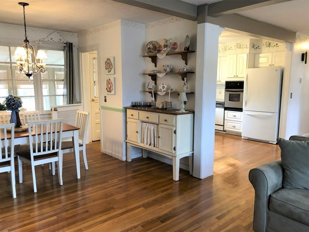 79 Lynebrook Road Springfield, MA 01118 - Photo 8 of 31 Gallery Image 8