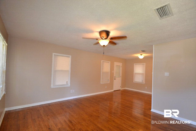5417 Colonial Oaks Drive Mobile, AL 36618 - Photo 2 of 17