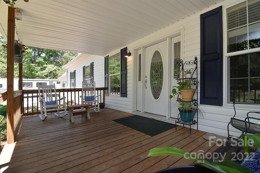130 Printhad Road Dallas, NC 28034 - Photo 4 of 43 a view of a house with sitting area