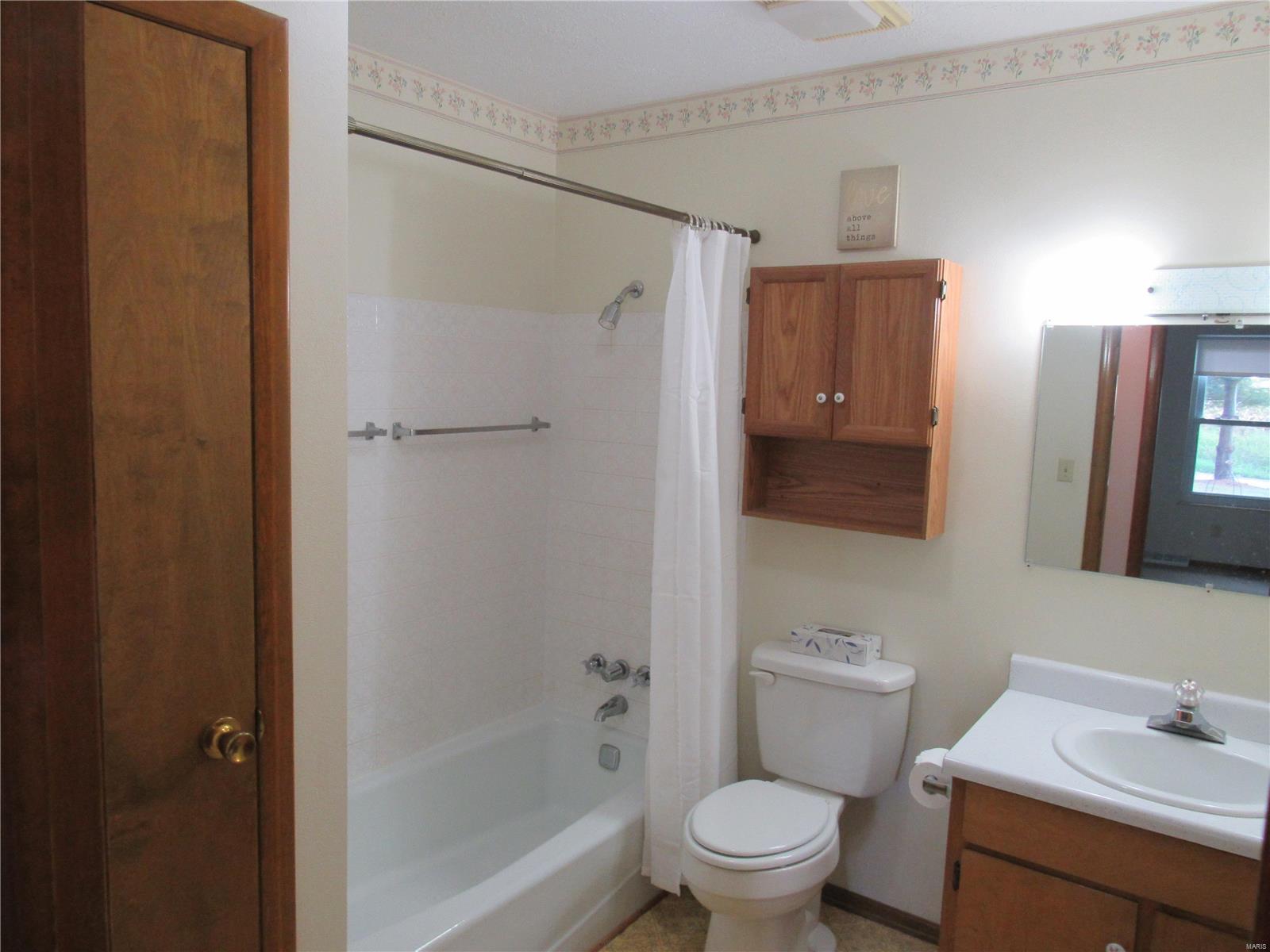 15886 Bartlett Road Dow, IL 62022 - Photo 13 of 38