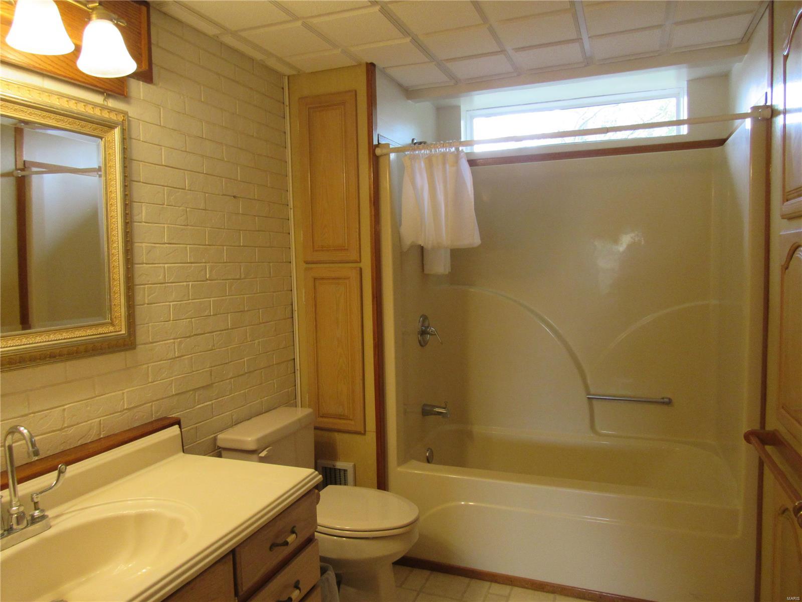 15886 Bartlett Road Dow, IL 62022 - Photo 20 of 38