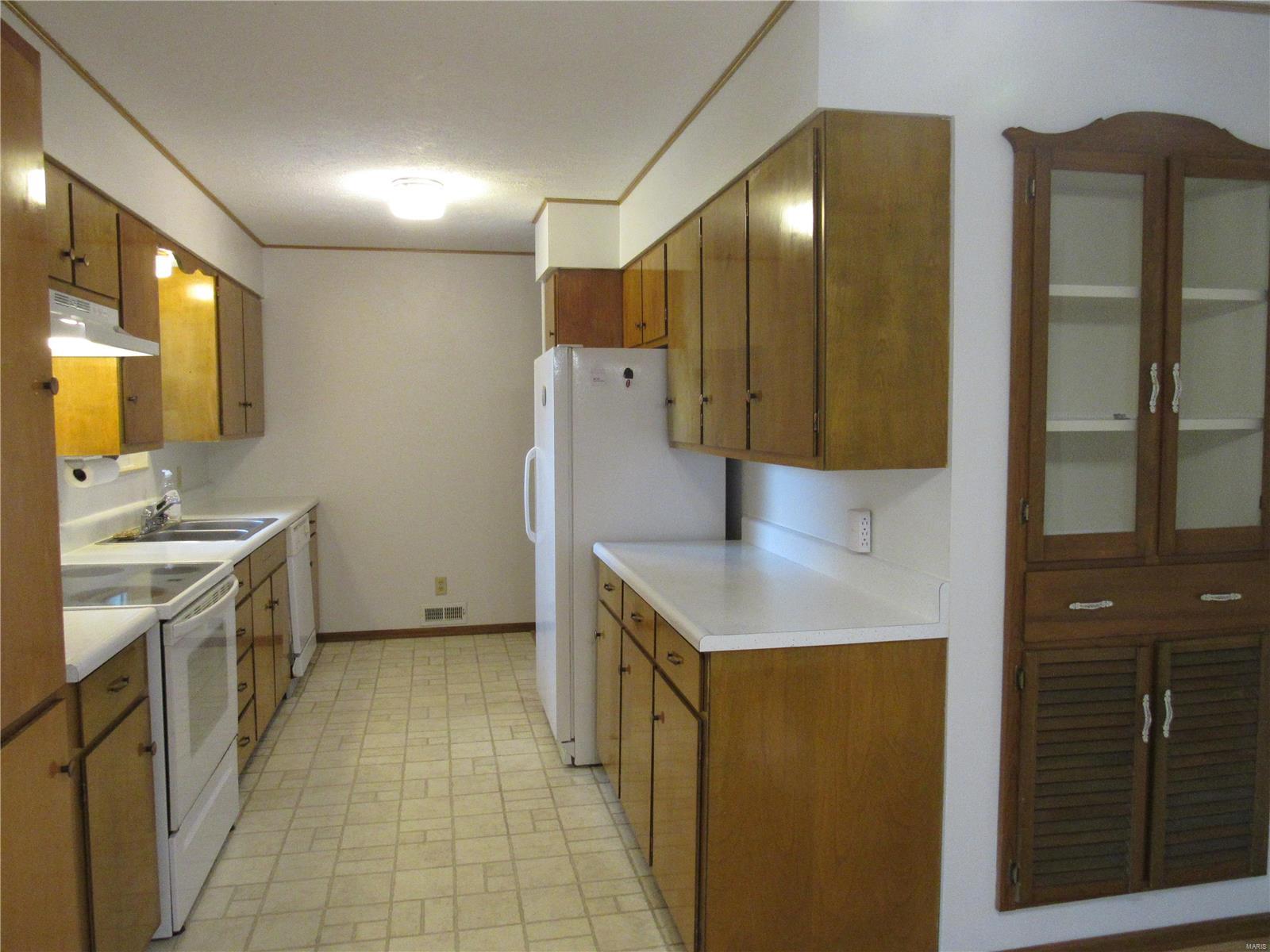 15886 Bartlett Road Dow, IL 62022 - Photo 10 of 38