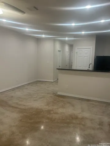 $1,350 | 6926 Crestway Road, Unit 3, San Antonio, TX 78239