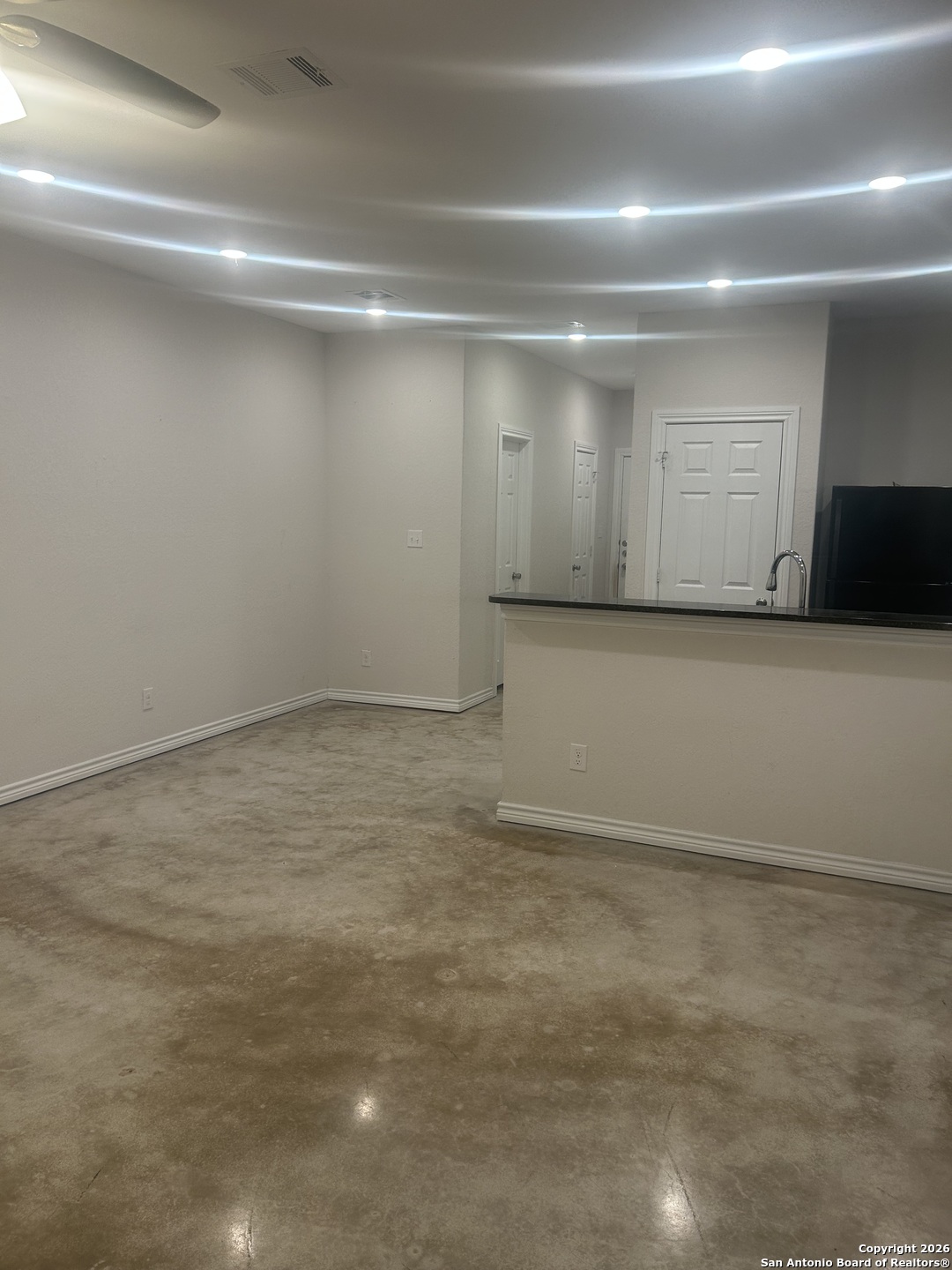 6926 Crestway Road, Unit 3 San Antonio, TX 78239 - Photo 2 of 13 a view of an empty room