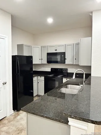 $1,340 | 6926 Crestway Road, Unit 3, San Antonio, TX 78239