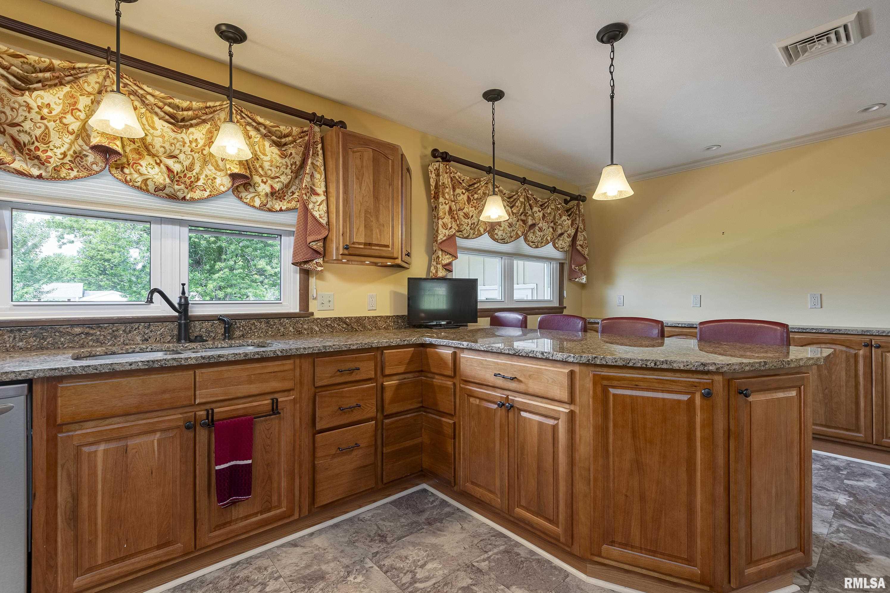 9784 Highway 127 Murphysboro, IL 62966 - Photo 13 of 59