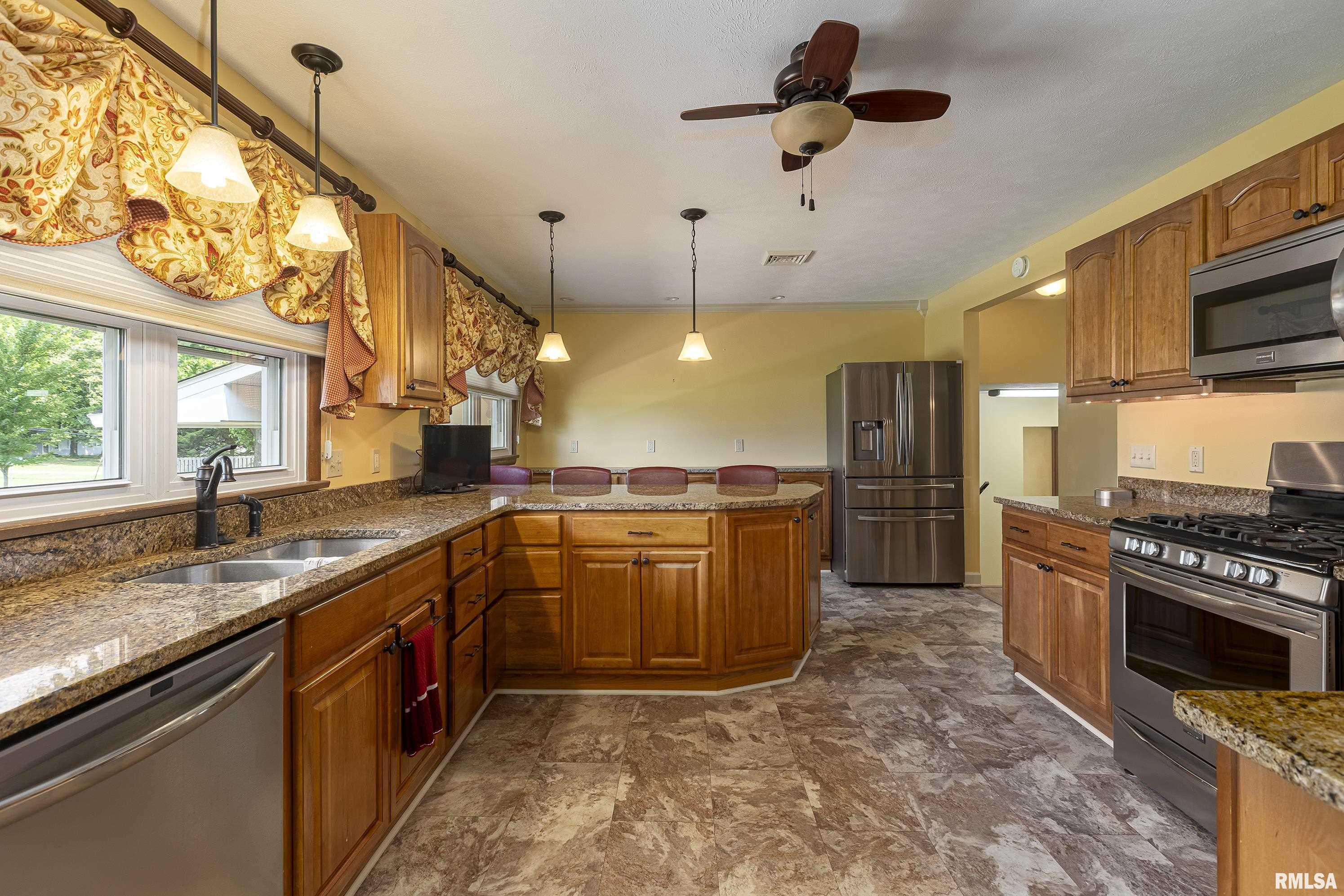 9784 Highway 127 Murphysboro, IL 62966 - Photo 10 of 59