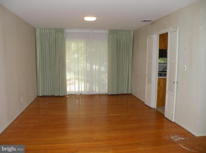 1317 St Albans Road Pikesville, MD 21208 - Photo 3 of 13 Dining Area