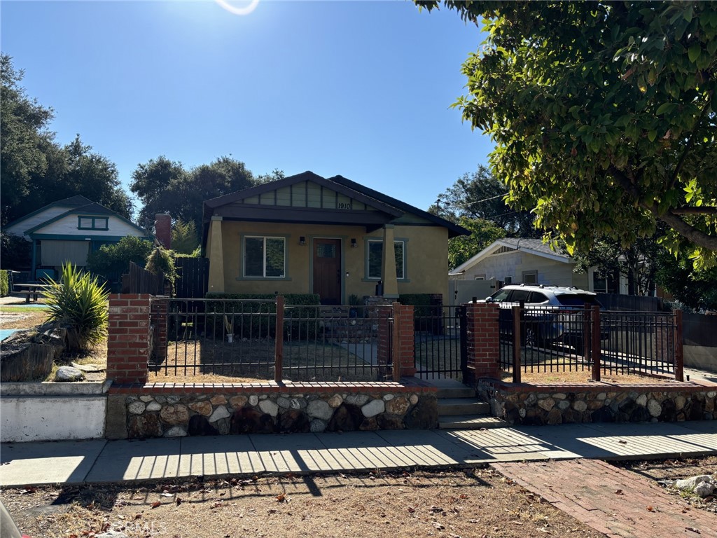 1910 El Sereno Ave