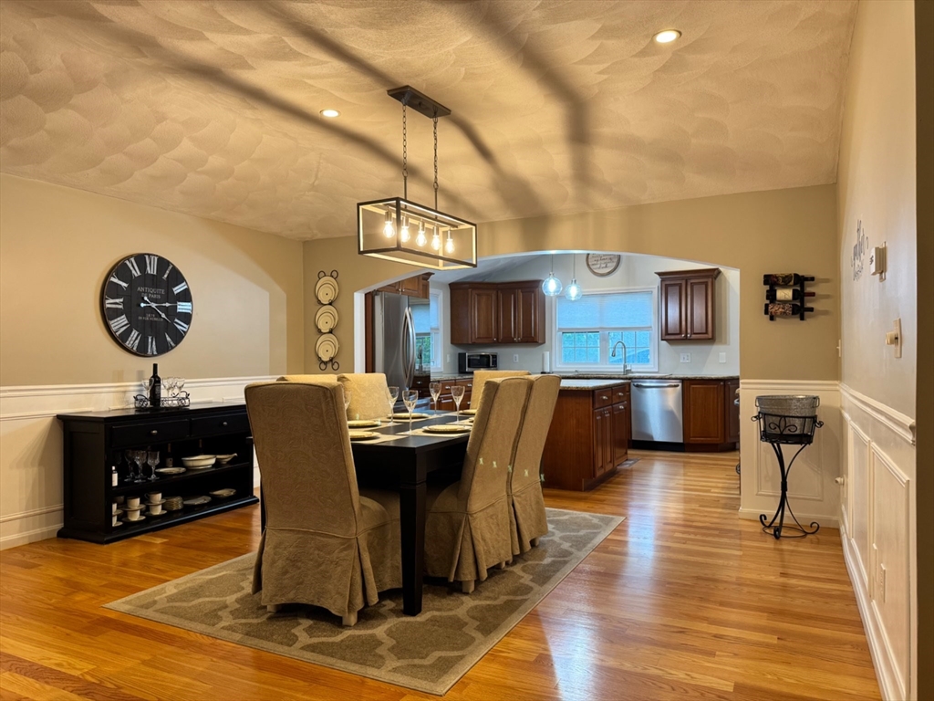 3 Berkshire Road Peabody, MA 01960 - Photo 4 of 21
