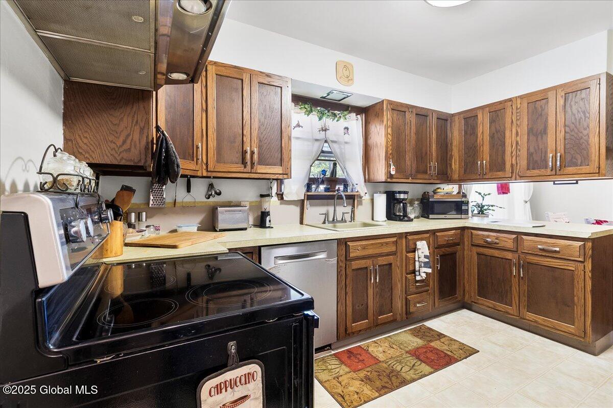 17 Ruby Boulevard Glenville, NY 12302 - Photo 11 of 36 13-IMG_0696