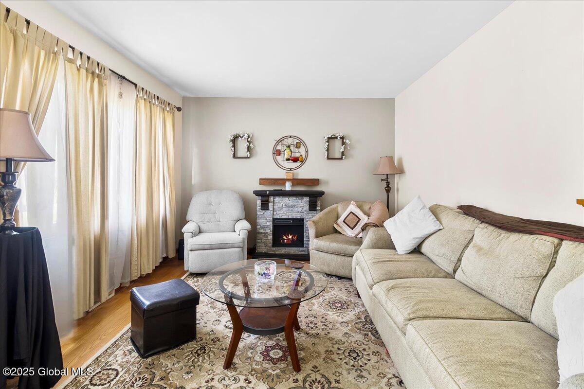 17 Ruby Boulevard Glenville, NY 12302 - Photo 8 of 36 10-IMG_0671