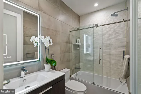 $2,850,000 | 1646 Carlton Street, Philadelphia, PA 19103