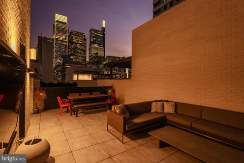 $2,850,000 | 1646 Carlton Street, Philadelphia, PA 19103