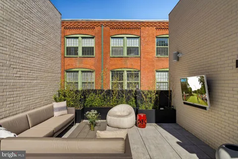 $2,850,000 | 1646 Carlton Street, Philadelphia, PA 19103