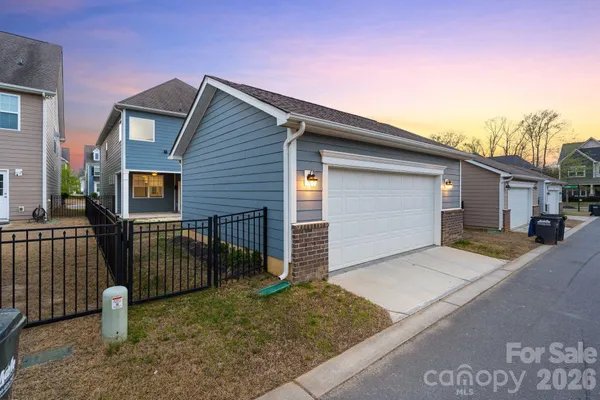 $815,000 | 7026 Walnut Branch Lane, Charlotte, NC 28277