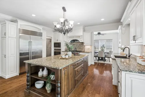 $1,725,000 | 639 North Wright Street, Naperville, IL 60563