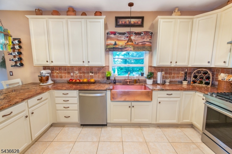 5 Kingston Court Oak Ridge, NJ 07438 - Photo 12 of 49