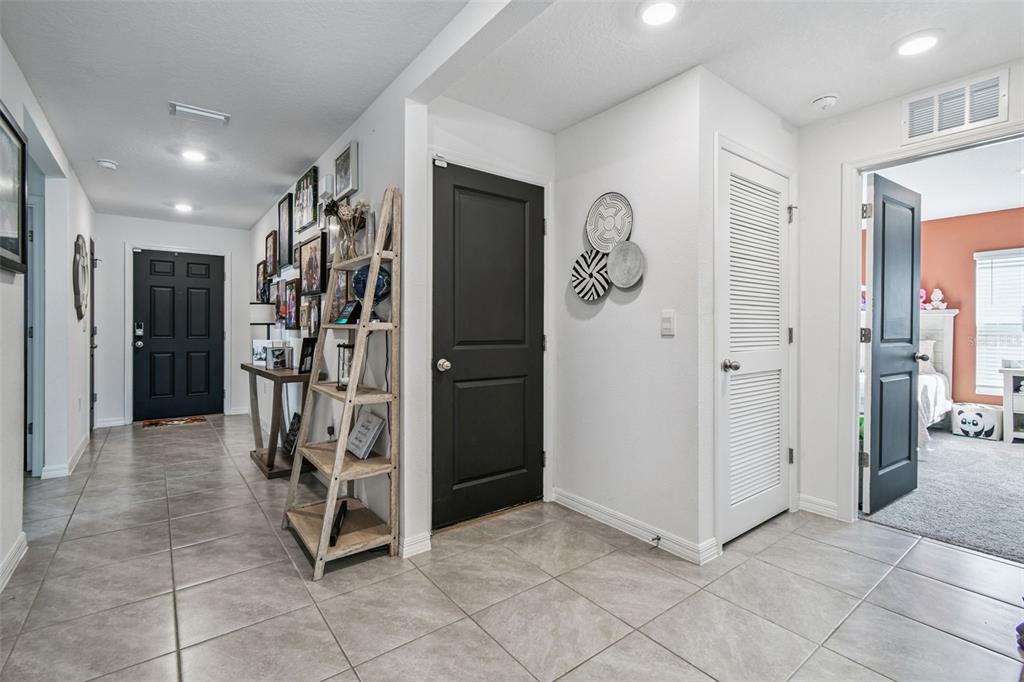 3139 Silver Date Drive Wimauma, FL 33598 - Photo 3 of 47