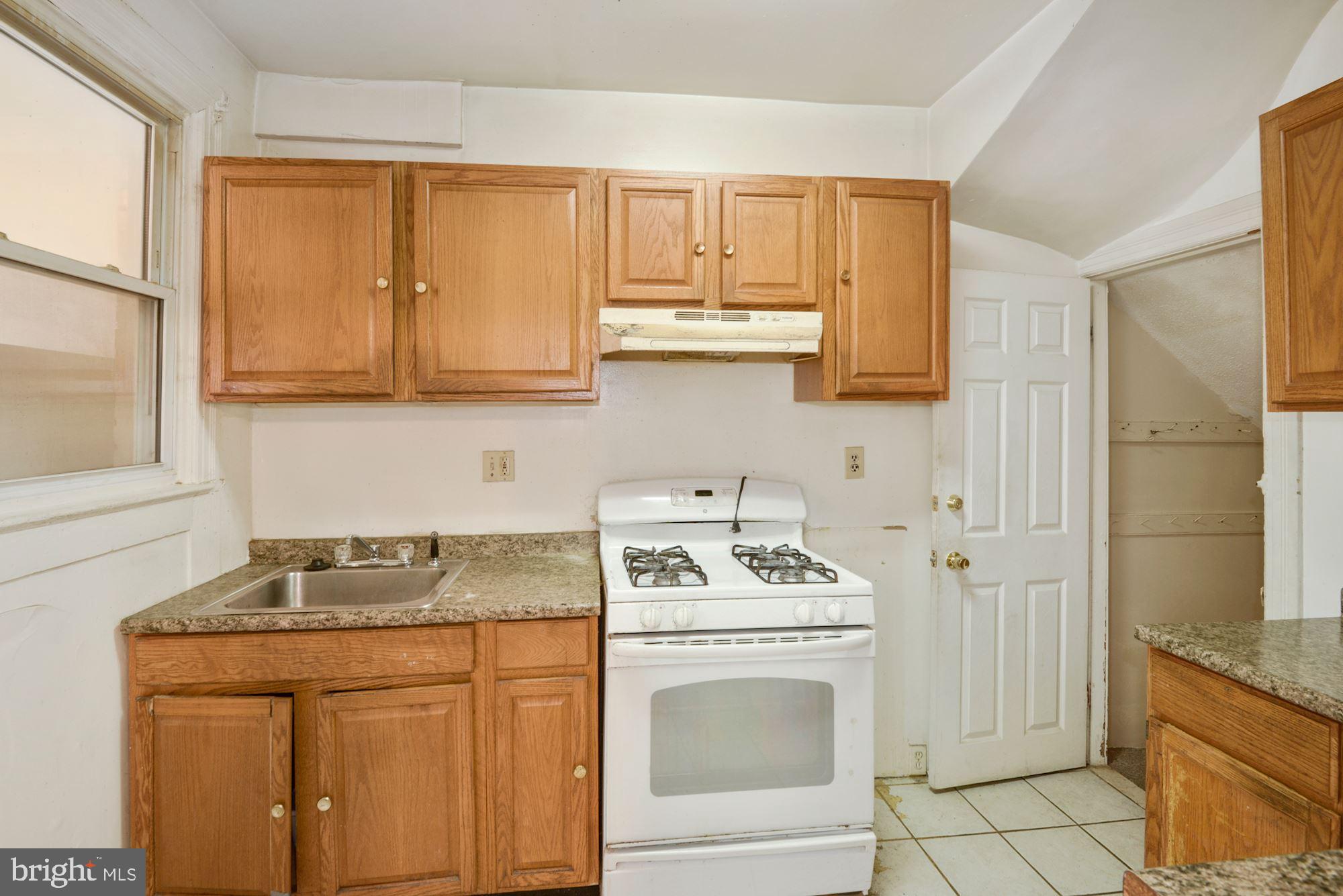 638 Rock Creek Church Road Northwest Washington, DC 20010 - Photo 14 of 39 Kitchen