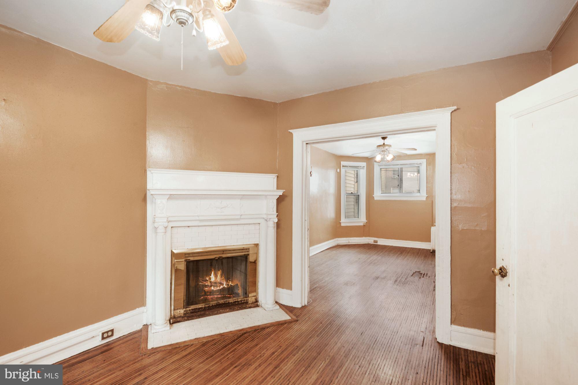 638 Rock Creek Church Road Northwest Washington, DC 20010 - Photo 9 of 39 Living Room