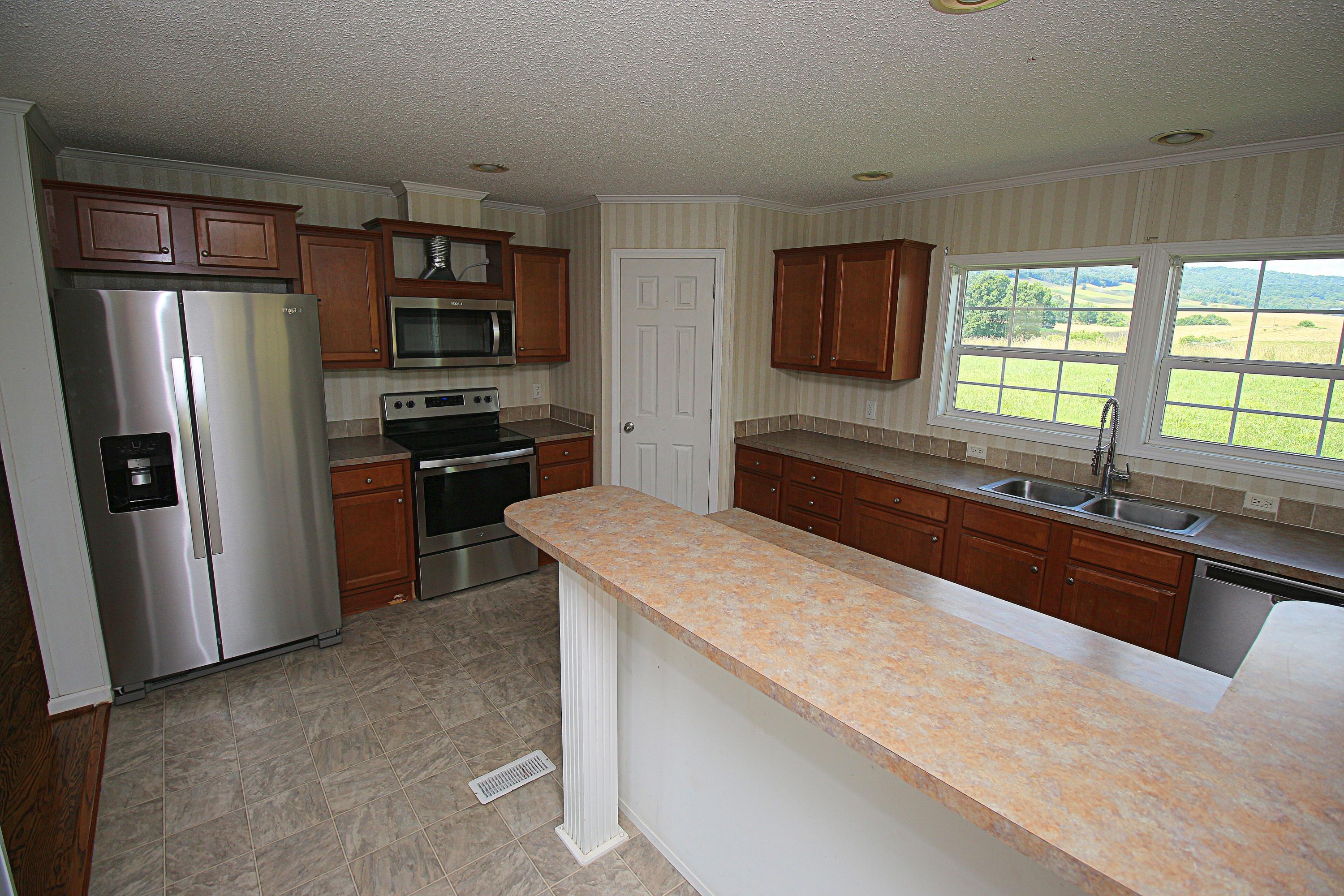 142 Whisper Ridge Lane New Castle, VA 24127 - Photo 19 of 35 IMG_2734